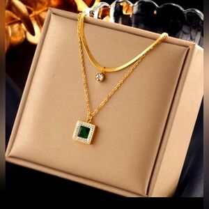 Vintage Necklace 18K Plated gold, Stainless steel Hypoallergenic. Emerald Stone.